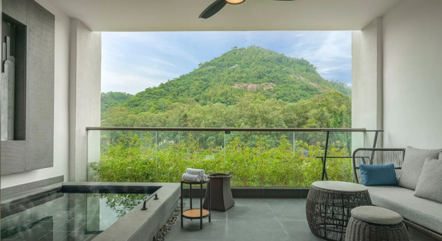 Четырёхместный номер Standard Sheraton Maoming Hot Spring Resort