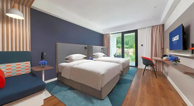 Четырёхместный номер Standard Holiday Inn Express E'Mei Qiliping by IHG