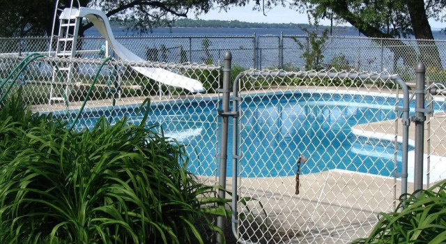 Hostellerie du Suroît, Book Hotel Beauharnois Suroit