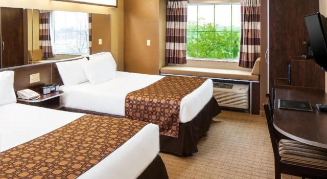 Номер Deluxe Microtel Inn & Suites by Wyndham St Clairsville - Wheeling