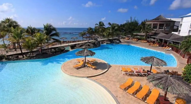 Studio Paradis 3*, Rezerwuj Apartament Hotele w Grande-Terre z basenem, Basen