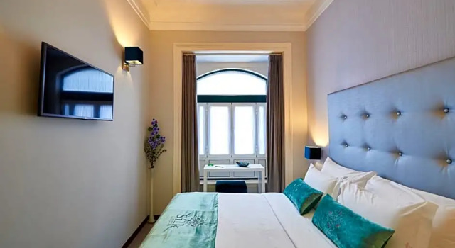 Silk Lisbon
