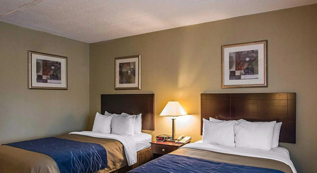 Четырёхместный номер Standard Oakfield Hotel & Suites Rochester, an Ascend Collection Hotel