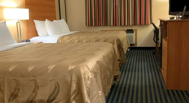 Четырёхместный номер Standard Quality Inn Ottawa near Starved Rock State Park