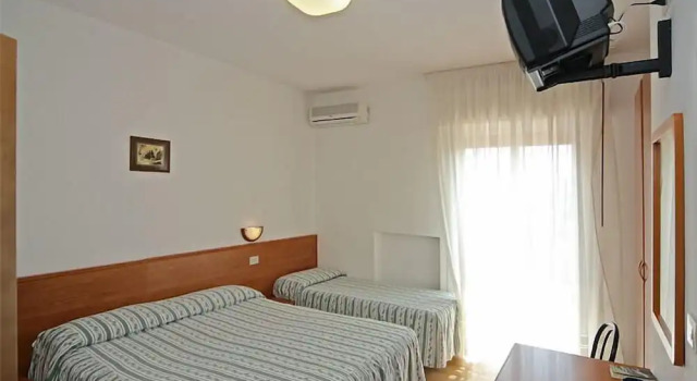 Трёхместный номер Standard с балконом Hotel Lucciola