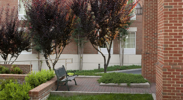 Courtyard by Marriott Charlottesville - University Medical Center, Забронировать Отель Шарлотсвилл Shenandoah National Park, рядом с UVA Children's Hospital