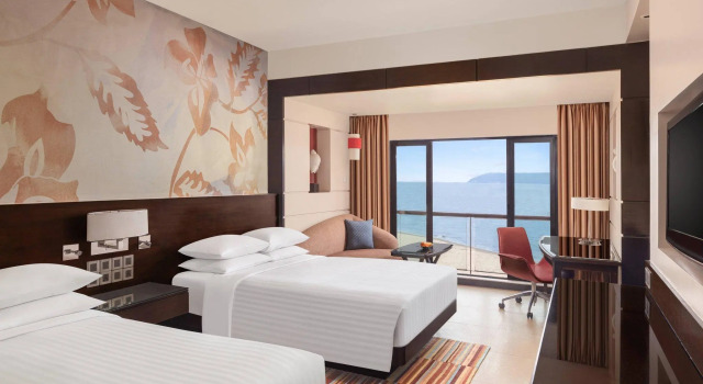 Четырёхместный номер Standard с видом на залив Goa Marriott Resort & Spa