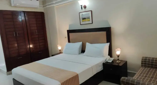 Номер Deluxe Pak Continental Hotel