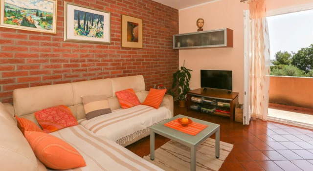 Stunning Home in Kastel Sucurac With 5 Bedrooms, Wifi and Outdoor Swimming Pool, Buchen Sie Hotel Hotels in Gespanschaft Split-Dalmatien mit Pool, Schwimmbad