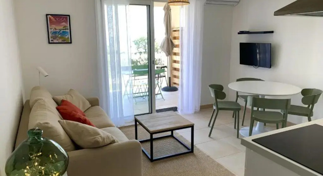 Residence Marina di Bravone - appartement 4 personnes Vue Mer RDC N29, Rezervasyon Daire Upper Corsica otoparklı oteller, Otopark