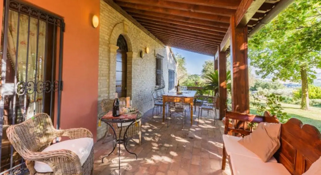 Villa Roberta, Book Villa Hoteller i Serrungarina med parkering, Parkering