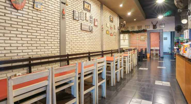 Heine Hotel, Book Hotel Hotels in Sulawesi with Parking, Parking