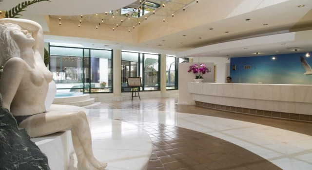 Awesome Aparthotel Apartaments Studio, Rezerwuj Apartament Hotele w Algarve z parkingiem, Parking