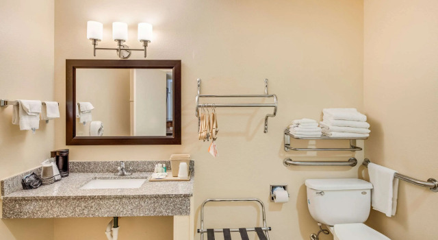 Четырёхместный номер Standard Quality Inn Ozona I-10