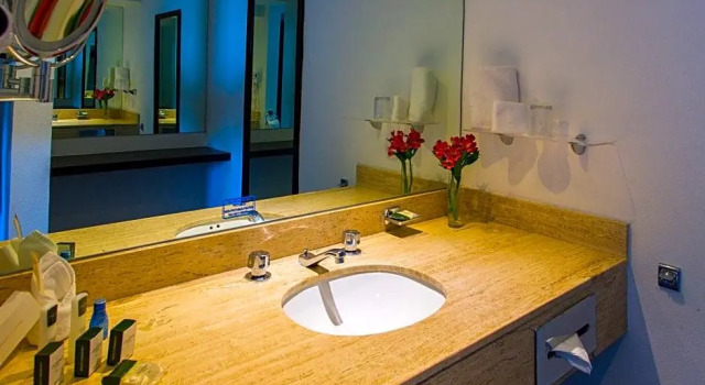 Кровать в общем номере Best Western Real de Puebla
