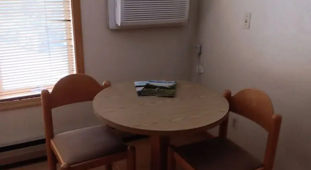 Четырёхместный номер Standard White Birch Inn