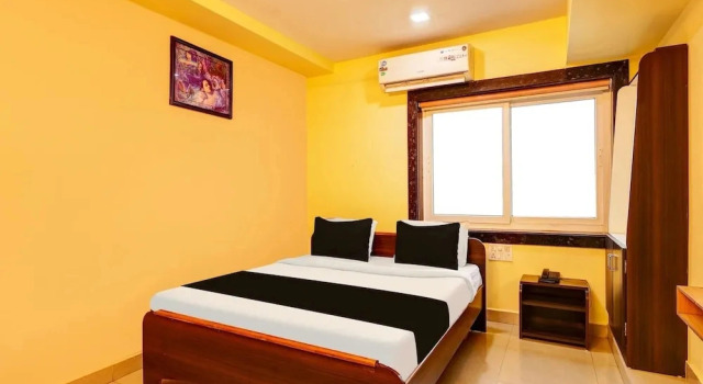 Suite OYO Collection O NAD Near Airport, Book Feriehus Visakhapatnam Andhra Pradesh