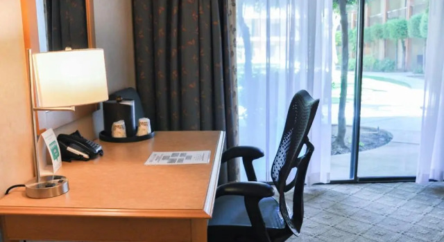 Номер Standard Piccadilly Inn Airport