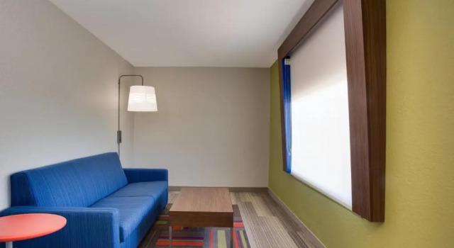 Люкс Holiday Inn Express Hotel & Suites Tampa-Fairgrounds-Casino by IHG