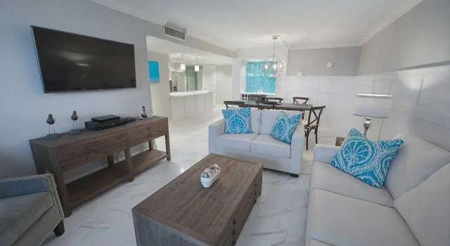 Gulf Shore Condo #302 - 2 Br condo by RedAwning, Book Lejlighed Destin Emerald Coast