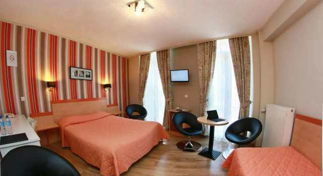 Трёхместный номер Comfort Hôtel Panoramic