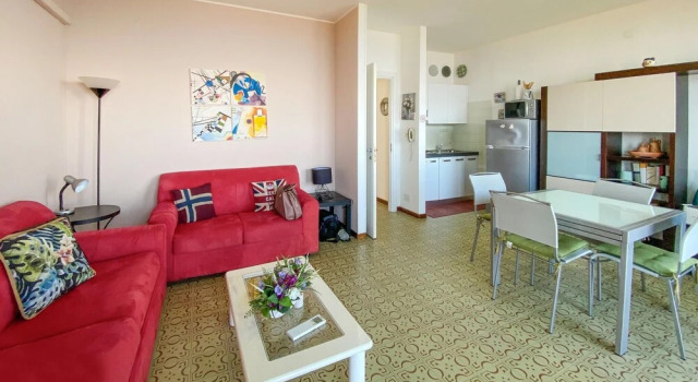 Beautiful Apartment in Torri del Benaco With Outdoor Swimming Pool, 1 Bedrooms and Wifi, Prenota Appartamento Hotel a Veneto con piscina, Piscina