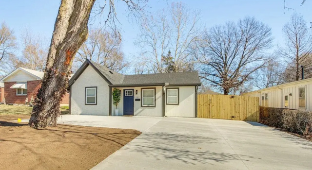Коттедж с 3 комнатами Stylish Home < 1 Mi to Dtwn Olathe: Dogs Welcome!