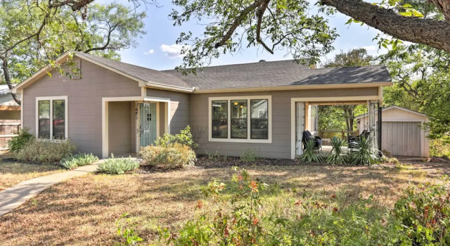 Коттедж Fredericksburg Cottage w/ Grill - Walk to Main St!