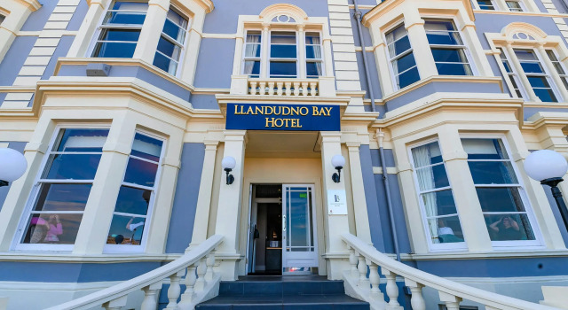 Llandudno Bay Hotel, Забронировать Отель Бизнес-отели Лландидно, рядом с Плавательный центр Лландадно, 4* 5*