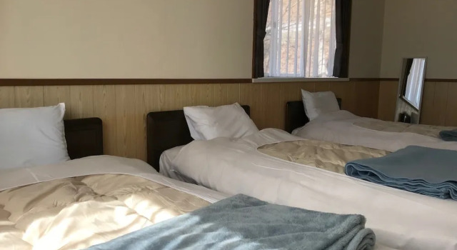 A villa in the forest in Minamikaruizawa, Забронировать Вилла Отели Gunma с парковкой, Парковка