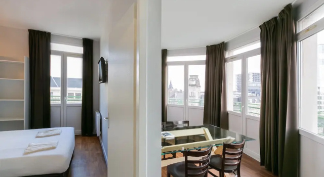 Люкс Privilege с балконом Hotel Foch Nancy Gare