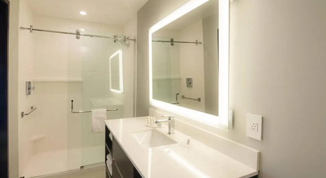 Люкс с балконом SpringHill Suites by Marriott Fort Worth Fossil Creek