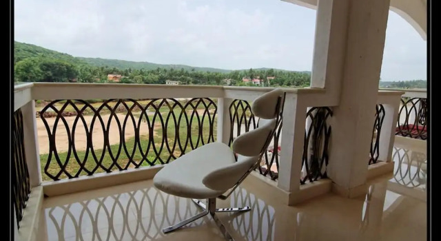Люкс с красивым видом из окна White Pearl Suites