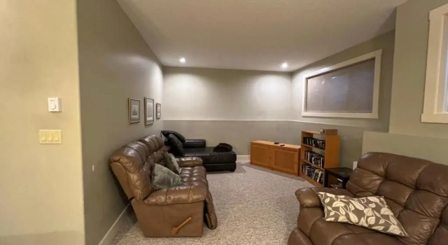 Апартаменты CopperHorn basement suite