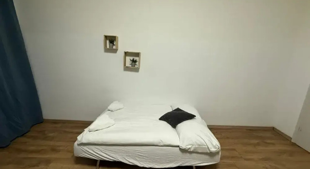 Stylish 2BR Apartment Westbahnhof Area, Prenota Appartamento Vienna Austria