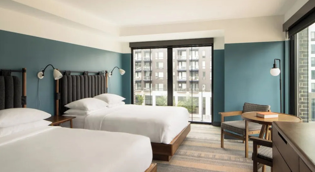 Standardowy czteroosobowy pokój z widokiem na miasto The Junto Hotel