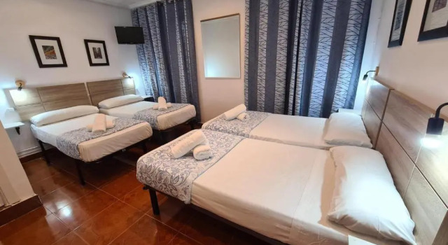 Трёхместный номер Standard Hostal Santa Barbara