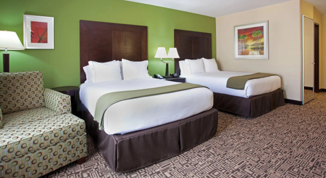 Четырёхместный номер Standard Holiday Inn Express & Suites Richfield by IHG