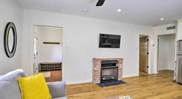 Houston Apt w/ EV Charging: 3 Mi to Downtown!, Забронировать Апартаменты/квартира Хьюстон Texas Gulf Coast