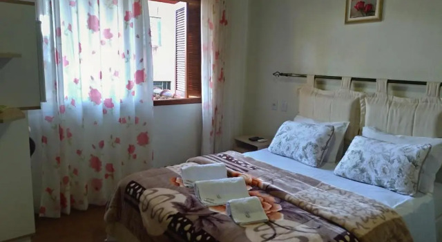 Pousada Unser Haus, Забронировать Отель Отели Сан-Франсиску-ди-Паула с парковкой, Парковка