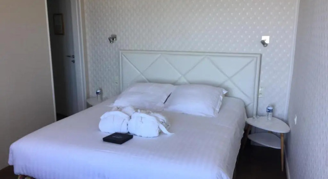 Двухместный номер Superior с видом на море Hôtel La Baie des Anges, son SPA marin & sa piscine couverte