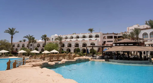 Люкс Diplomatic с видом на бассейн Savoy Sharm El Sheikh