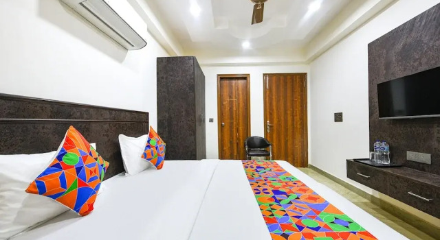Номер Luxury Fabhotel Rudraksh Residency