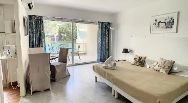 Студия с видом на сад Appartements de Standing Cannes Centre