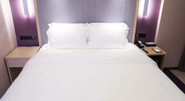 Двухместный люкс Deluxe с видом на улицу LAVANDE HOTELS SHENZHEN NORTH STATION LONGHUA FOXCONN HEADQUARTERS