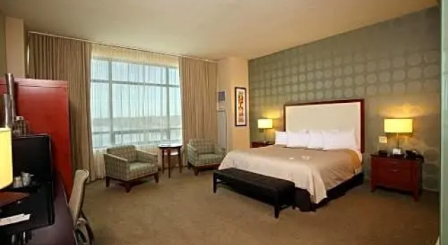 Люкс Ballys Quad Cities Casino & Hotel