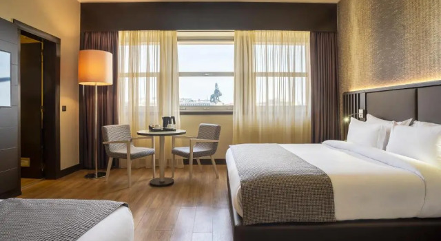 Трёхместный номер Comfort HF Fénix Lisboa