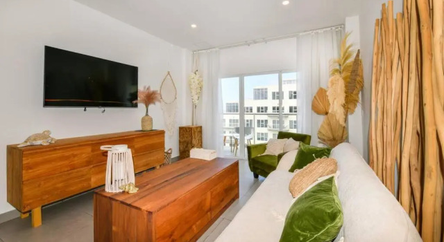 *NEW* 2Bd 2Bath APT with Ocean View, Pool, Gym