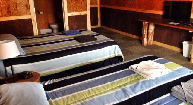 Mountain View Cabins, Buchen Sie Hotel Golden British Columbia