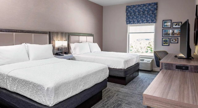 Четырёхместный номер Standard Hampton Inn Cranbury